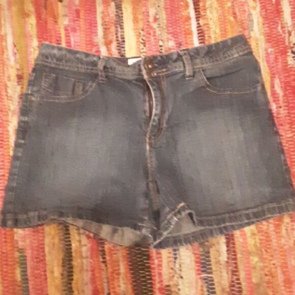 ST JOHNS BAY PETITE STRETCH DENIM SHORTS 10P - Picture 1 of 3